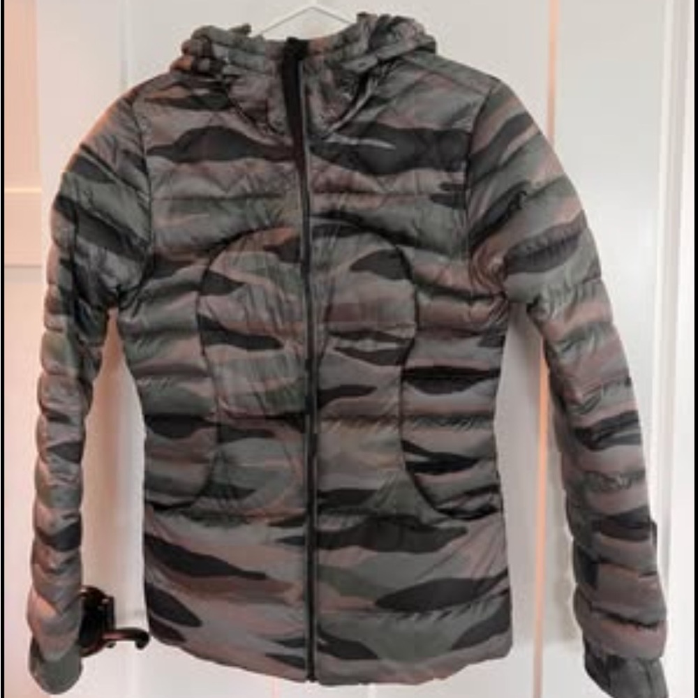 Women’s Hooded Puffer Jacket - Gray Camo